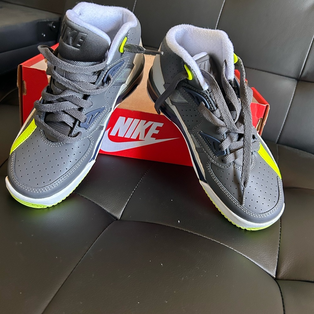 Nike Trainers - Picture 6 of 6